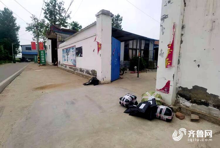 曹县大集镇淘宝村电商年产值近70亿元承包全国7成表演服32个行政村都