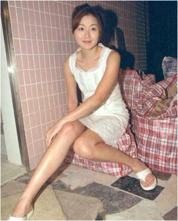 甄子丹曾为万绮雯出气打伤流氓,得罪水房帮大佬,急请