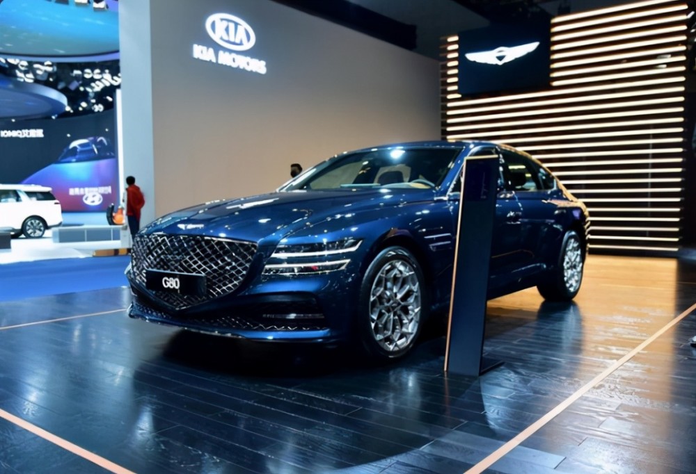 又一韩国旗舰级豪车来袭 配四缸发动机 奢华大气不输奔驰宝马 腾讯新闻