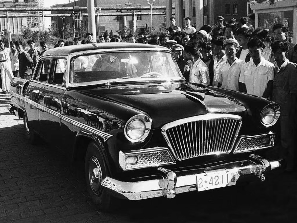 1958年5月12日,我国第一辆东风牌小轿车ca71在长春诞生,结束了新中国