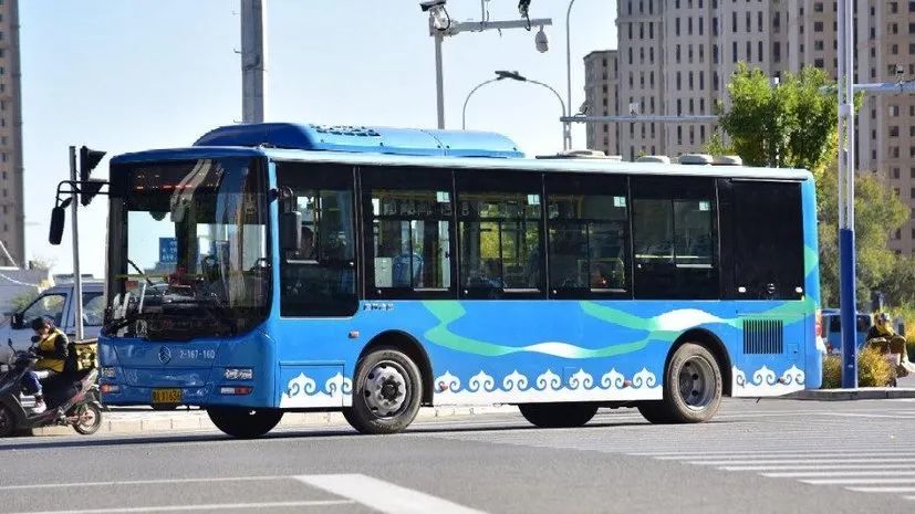 呼和浩特市129路公交從5月1日至10月31日期間免費乘車,同時