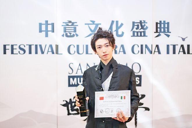 中国男明星人气排行榜_最新一期百科男星人气榜top10,余景天排第6,王一博第2