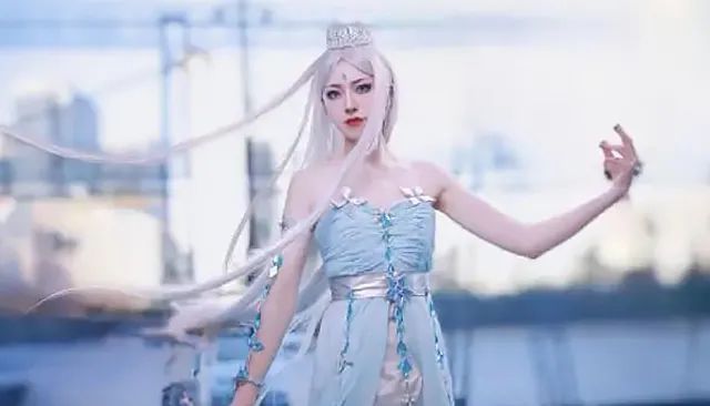 叶罗丽冰公主新造型仙气十足不过早已经出现了真人版cos