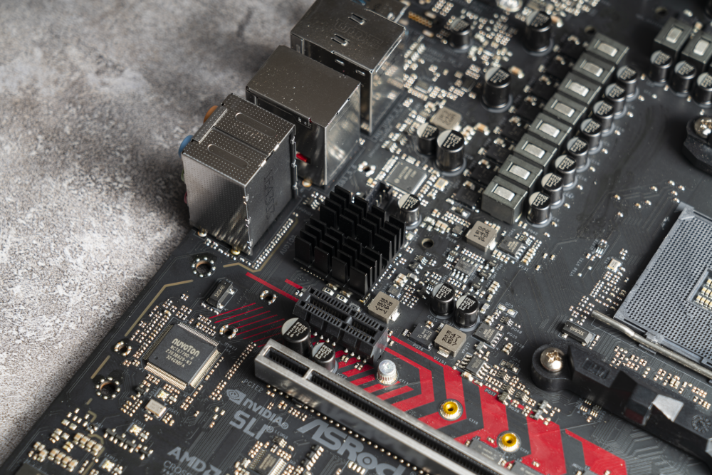 用一张顶级x370主板带一颗5950x是个怎么样的体验