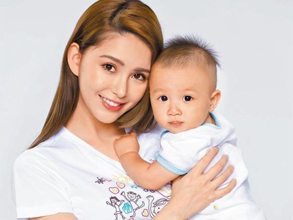 周杰伦晒女儿背影照,6岁的小周周腿长逆天,比妈妈更适合当模特