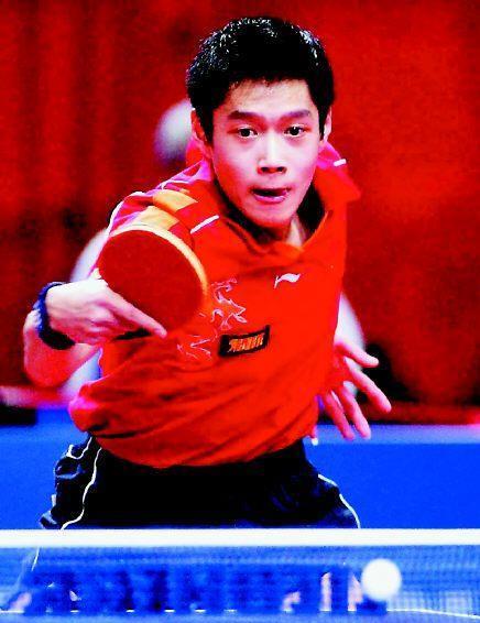 至于世乒赛亚军方博,也是脾气大得很,之前场上踢翻毛巾架的行为就可以