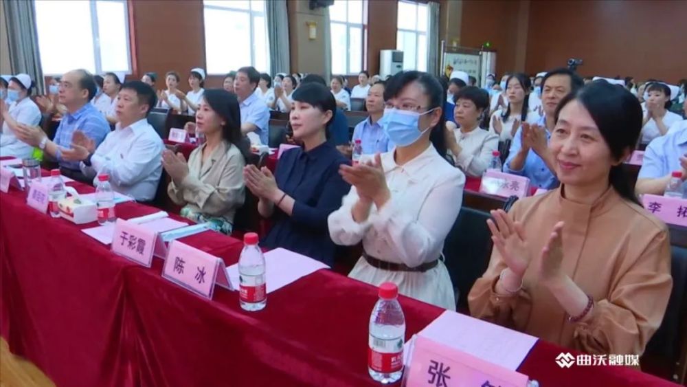 活动中,县医疗集团相关负责人作了工作汇报,宣布了护理技术操作大比武