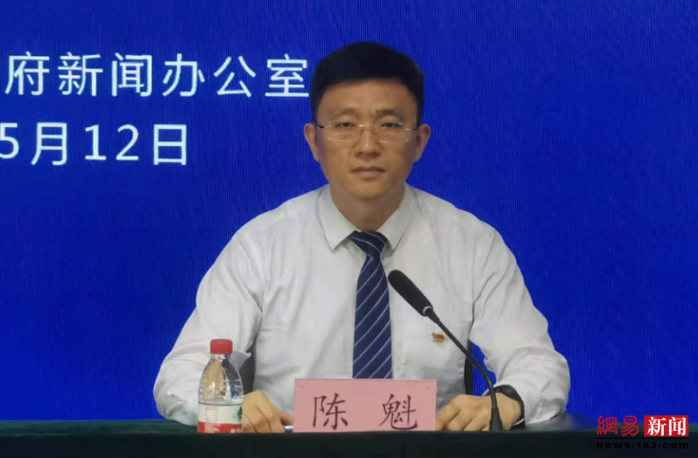 据保定市行政审批局副局长陈魁介绍,为推动产业项目早开工,早投产,早