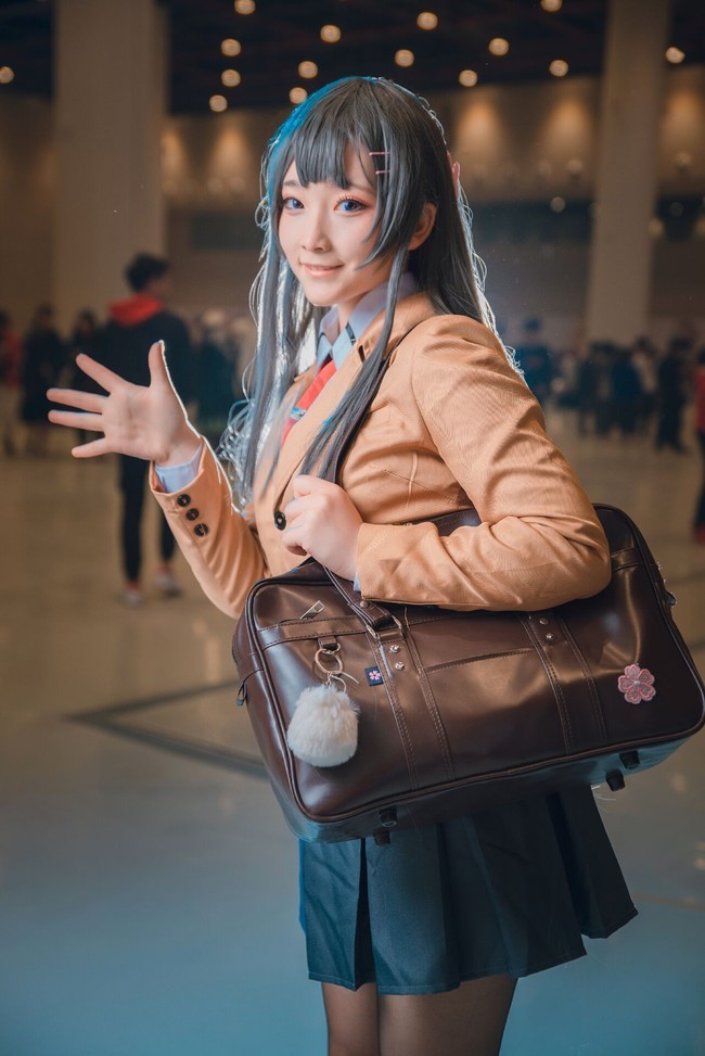 cos观赏樱岛麻衣