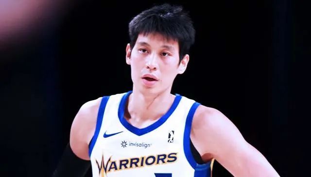 nba 超远三分！半场三分！林书豪已成“库里”了，还没被NBA签约？