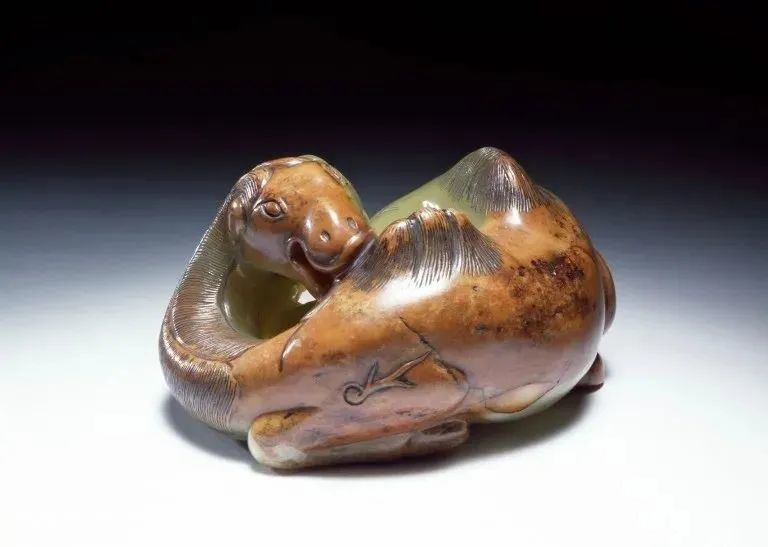 古玉精彩的动物世界