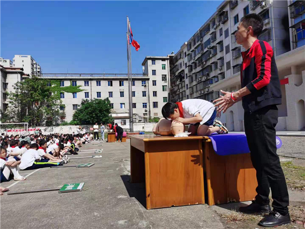 澧县弘毅学校:举行安全防范大演练