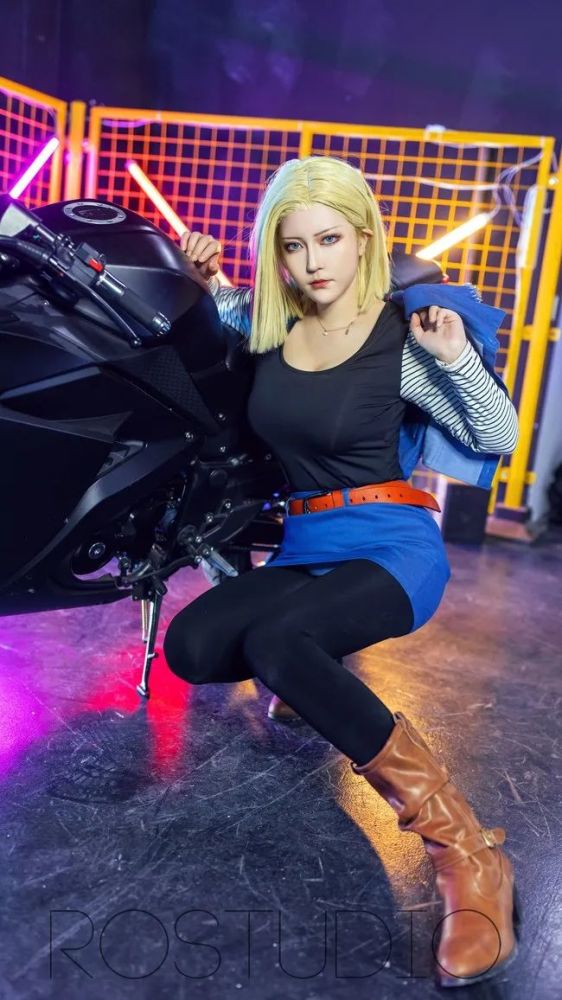 cos观赏人造人18号