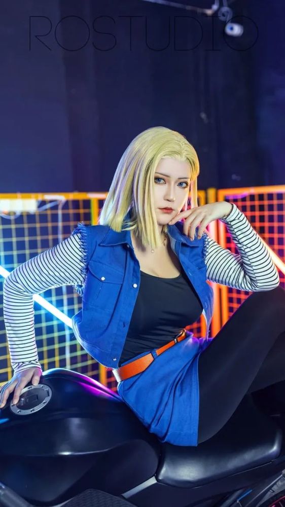 cos观赏人造人18号