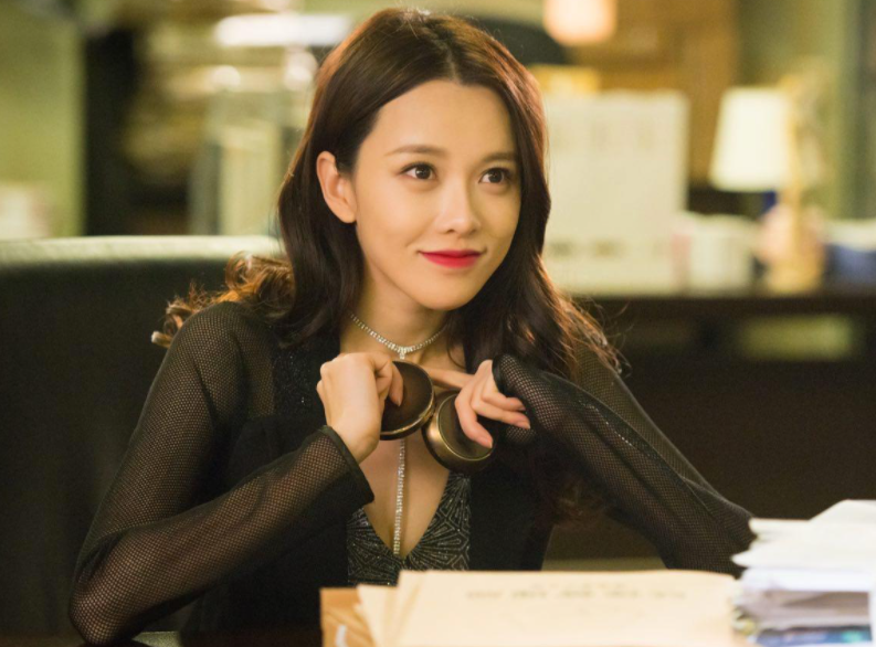 剧《端脑》中也有她的身影;大男主剧《将夜》里她饰演美人公主陆晨迦