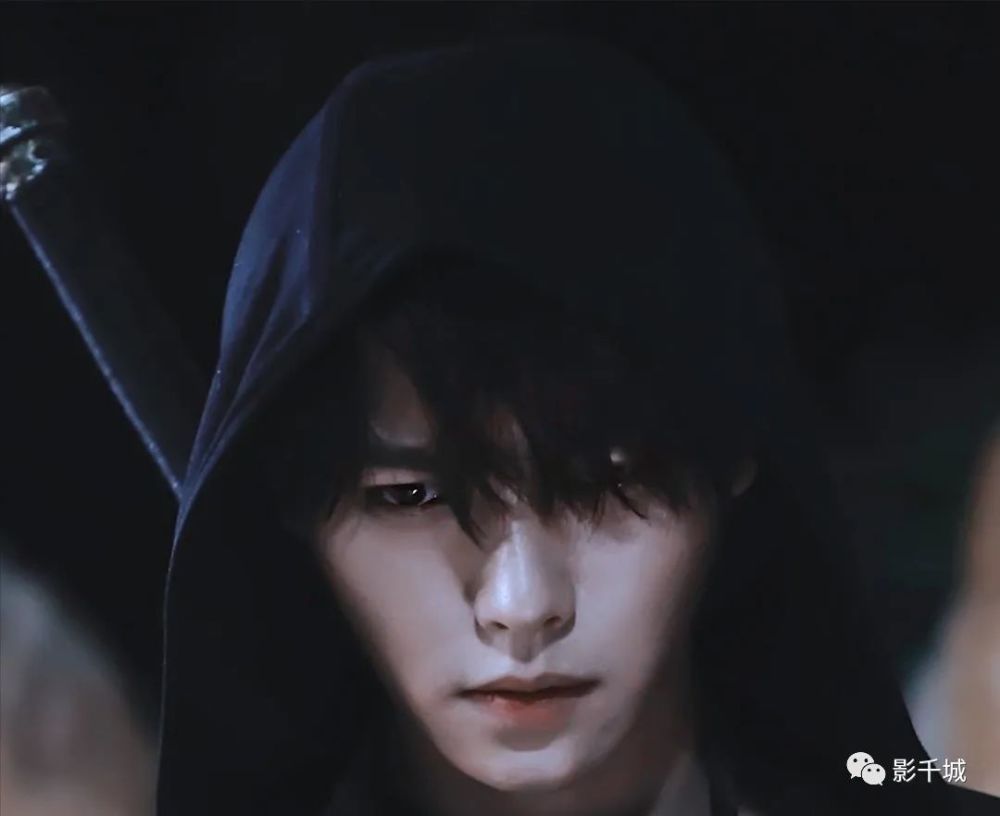 盗墓笔记中为何张起灵失忆了还能够记起吴邪
