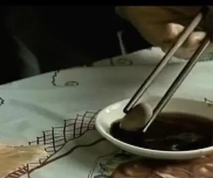 北京小酒馆里的酒腻子有点可爱