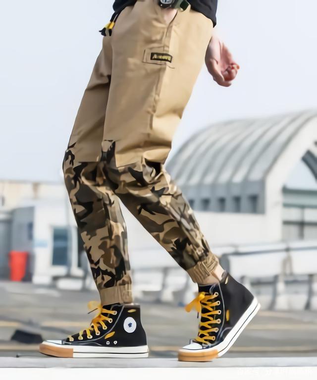 迷彩裤怎么搭配鞋子能让女生更美,试试这4种搭配,让你更加时尚 - 迷彩