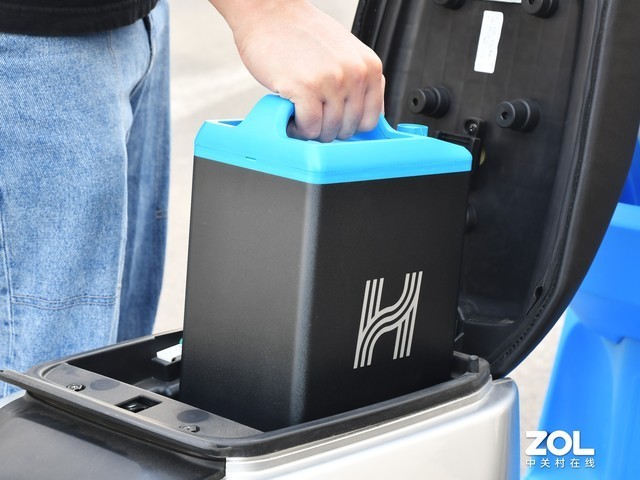 可拆卸电池另外,哈啰出行还推出了小哈换电服务,通过换电的方式实现