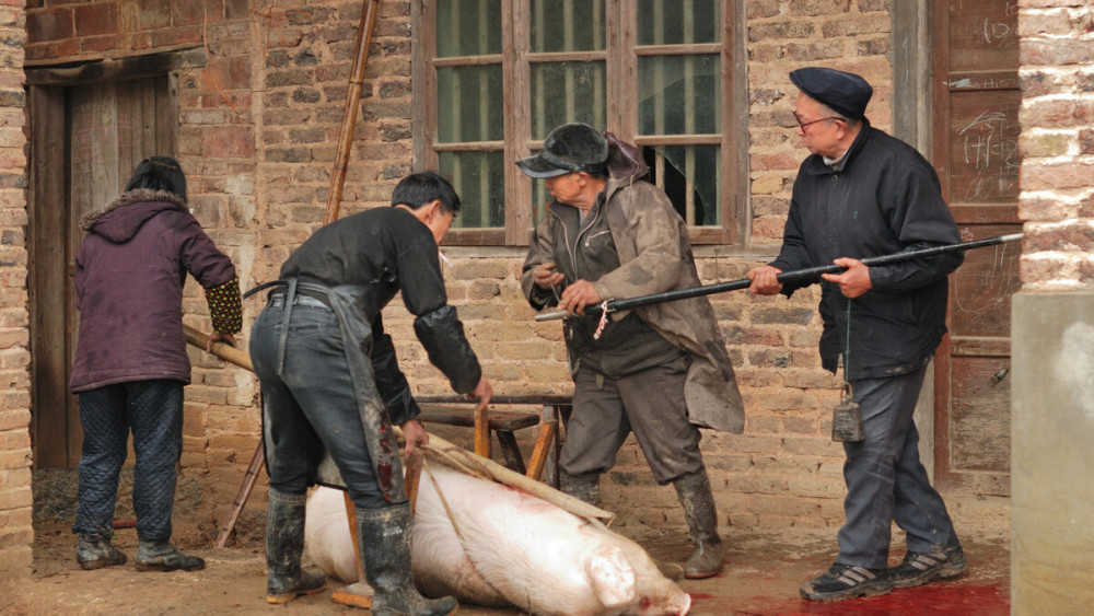 为啥壮实的农村屠夫更短命?这3点是主因,相同习惯的农民要注意