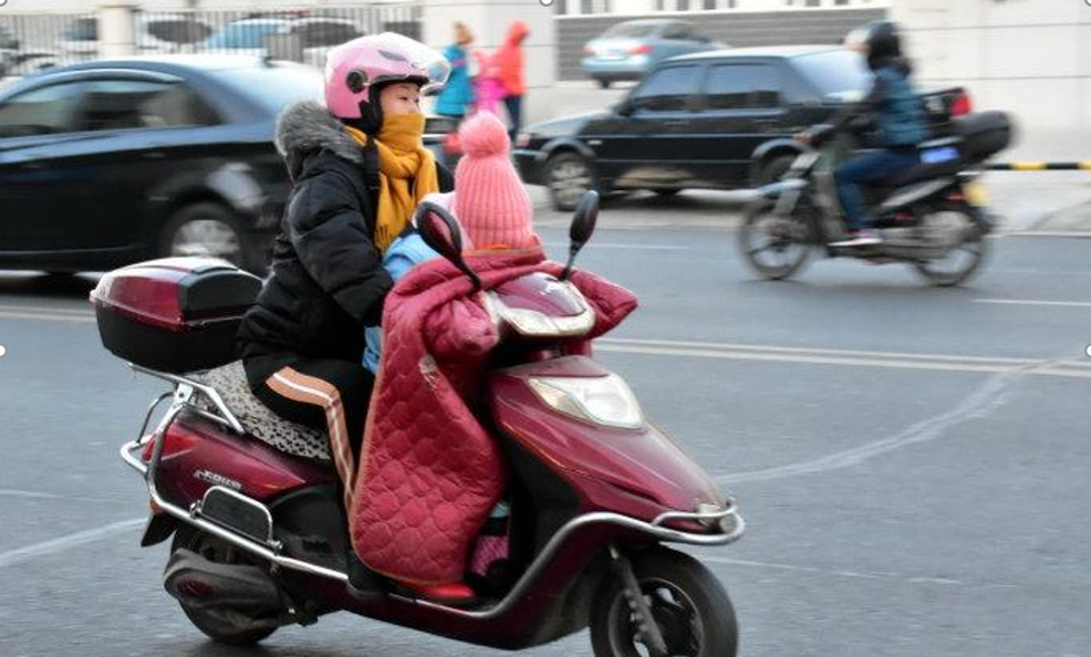 9,江南或岭南富庶之地,老大爷不买低速电动车,不是不需要,是孩子们不