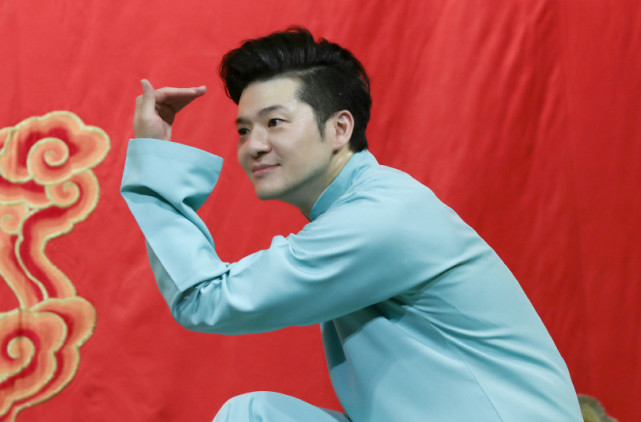 德云社谢金电瓶被偷身为郭德纲的师叔怎么还骑电动车上班呢