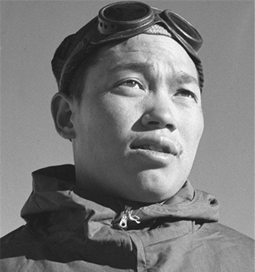 1960年,中国最早登顶珠峰的4名英雄,他们全都平安归来了吗?