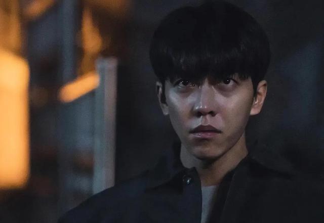 限制级悬疑韩剧《窥探》拒绝烂尾,凶手80与天使医生深陷楚门世界_腾讯