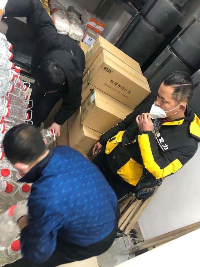 奇幻魔术师韩晓峰的激情抗疫故事