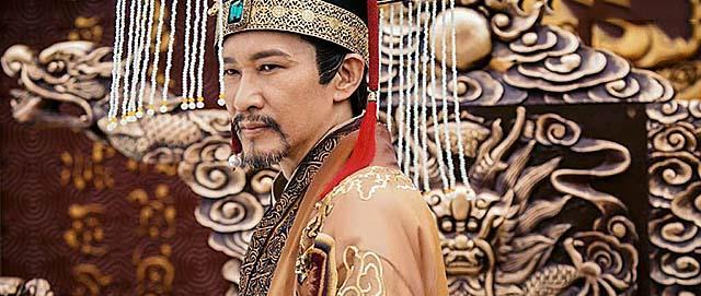 李亨的确是抢了李隆基的皇位可他本身就是太子而且当时正值战乱