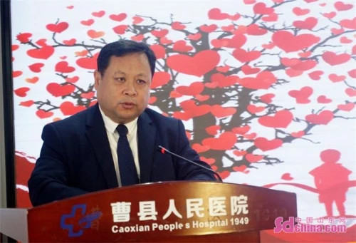 曹县人民医院院长李松在致辞中表示,多年来,医院广大护理工作者们
