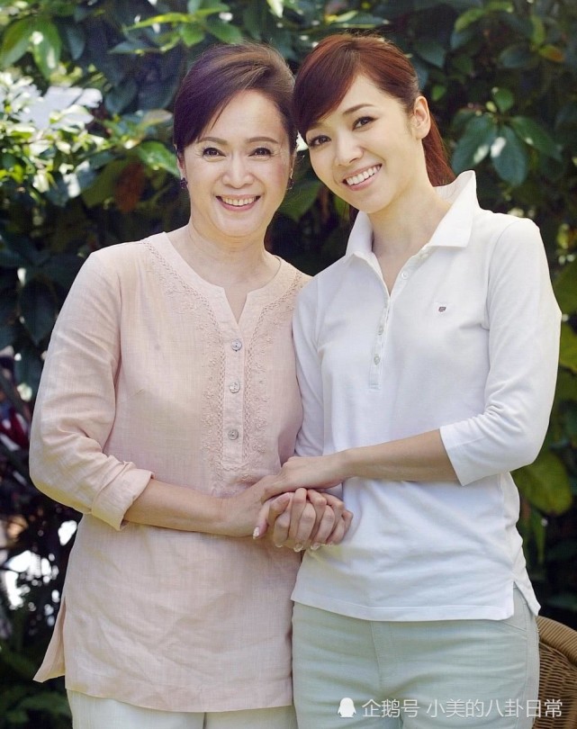 侯佩岑妈妈林月云在节目中首次正面回应当小三泪崩表示后悔当小三