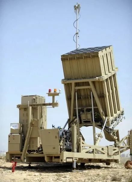 铁穹系统研制于2007年2月,由以色列拉斐尔先进防务系统公司,以色列