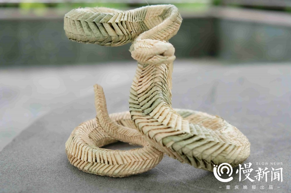 一叶载匠心 看重庆棕编非遗传承人巧手变出 "动物世界"