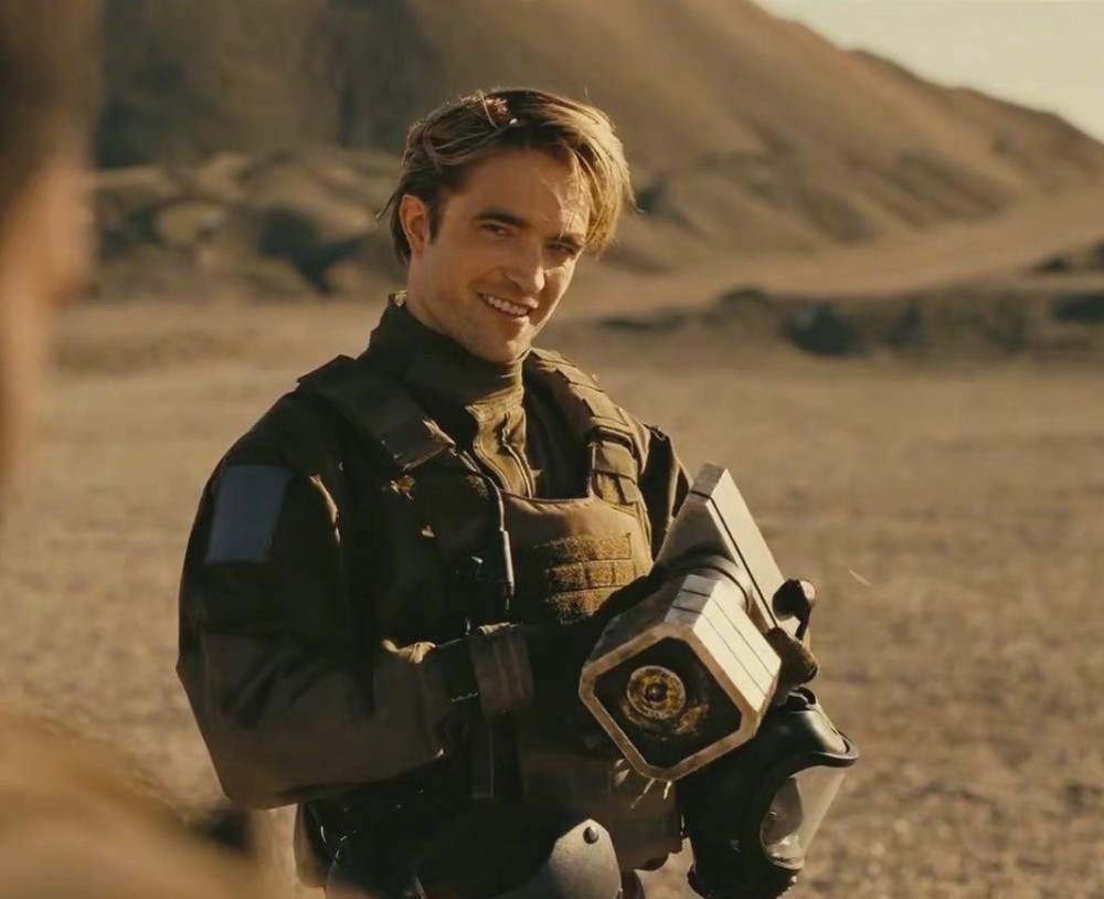 罗伯特帕丁森35岁了被甩2次全球都知道现在他是新版蝙蝠侠