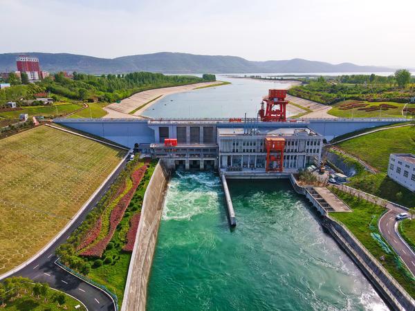 航拍淅川县渠首大坝:一条玉带通南北,田园美景入画来!_腾讯新闻