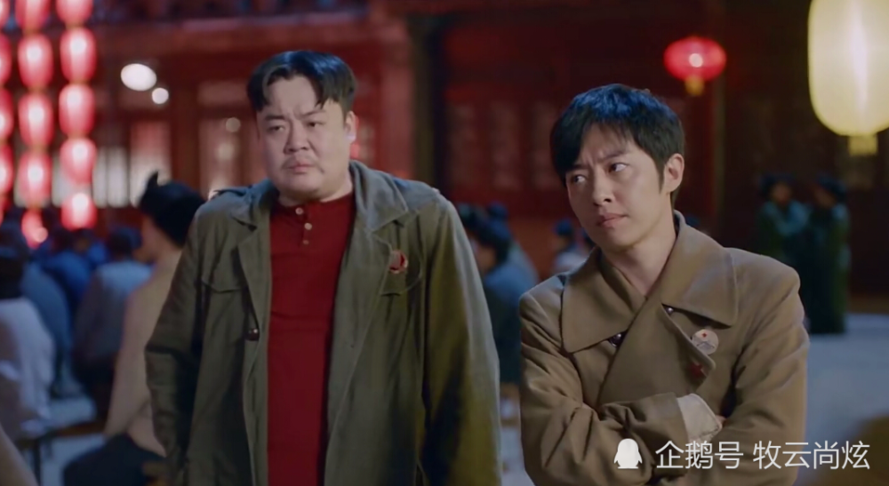 电影胡八一首次下墓 与守墓人狼女并肩作战 看着很有cp感 腾讯新闻