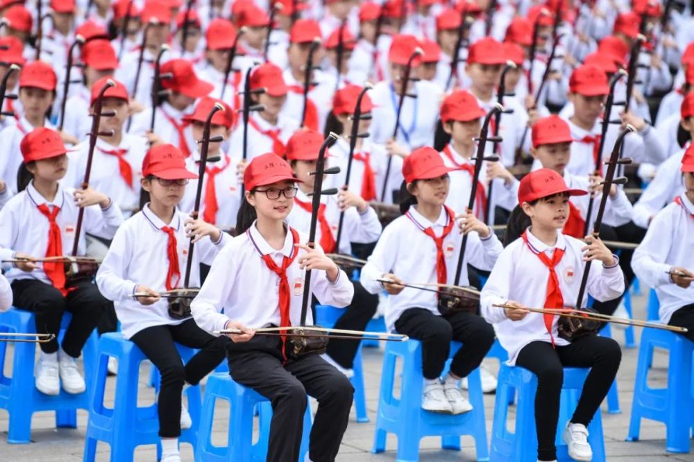 民乐之乡弦韵悠长江阴千名学生二胡演奏献礼建党百年华诞