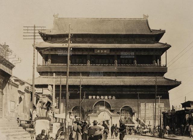 北平和平解放41军接管城防在西直门与傅作义的部队剑拔弩张