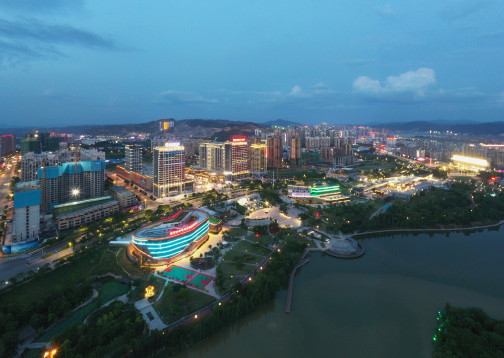 三祺城成为梧州地标,百盛购物中心将年内开业!