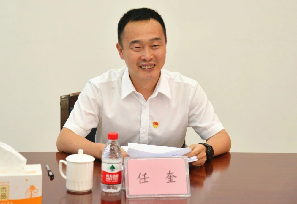 东莞塘厦镇委副书记任奎调研安全生产工作,慰问医护人员