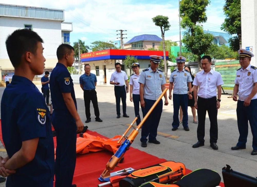 东莞塘厦镇委副书记任奎调研安全生产工作,慰问医护人员_腾讯新闻