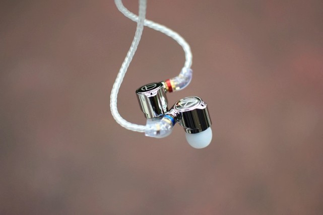 可换线hi-fi耳机 trn ta1双单元圈铁入耳式耳机