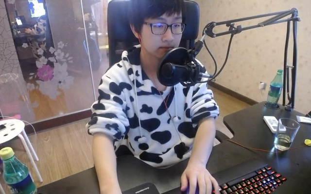 参与codm与陈子豪互动,有综艺节目上演