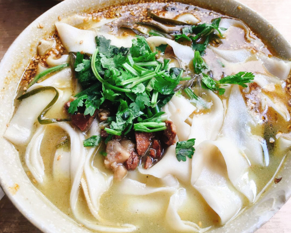 最是一碗黄亮汤醇的咖喱烩面解乡愁