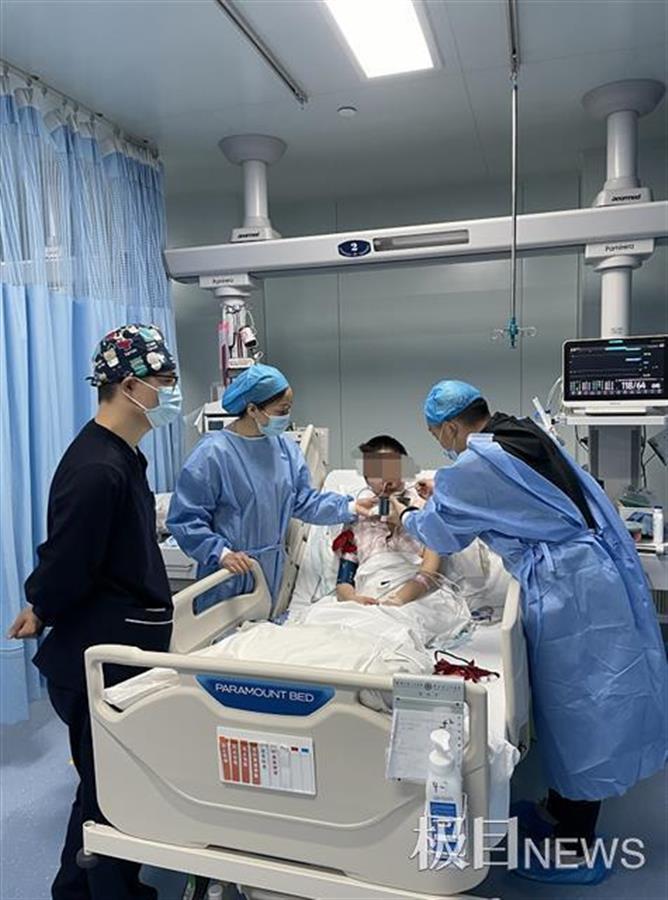 "还好我们没放弃!"icu里被宣判会永远"沉睡"的19岁女生,奇迹苏醒