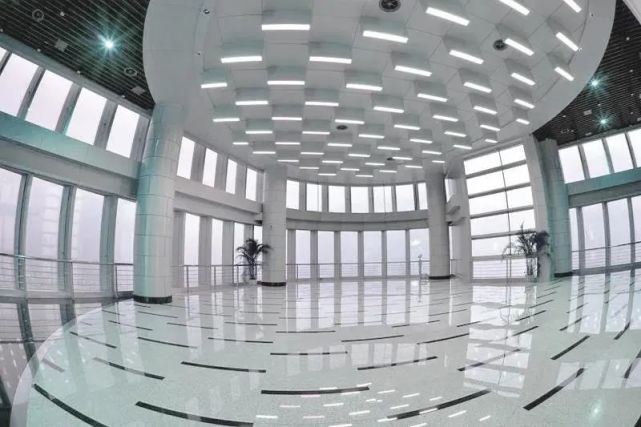 紫峰大厦观光层7年了还是难逃被卖的命运