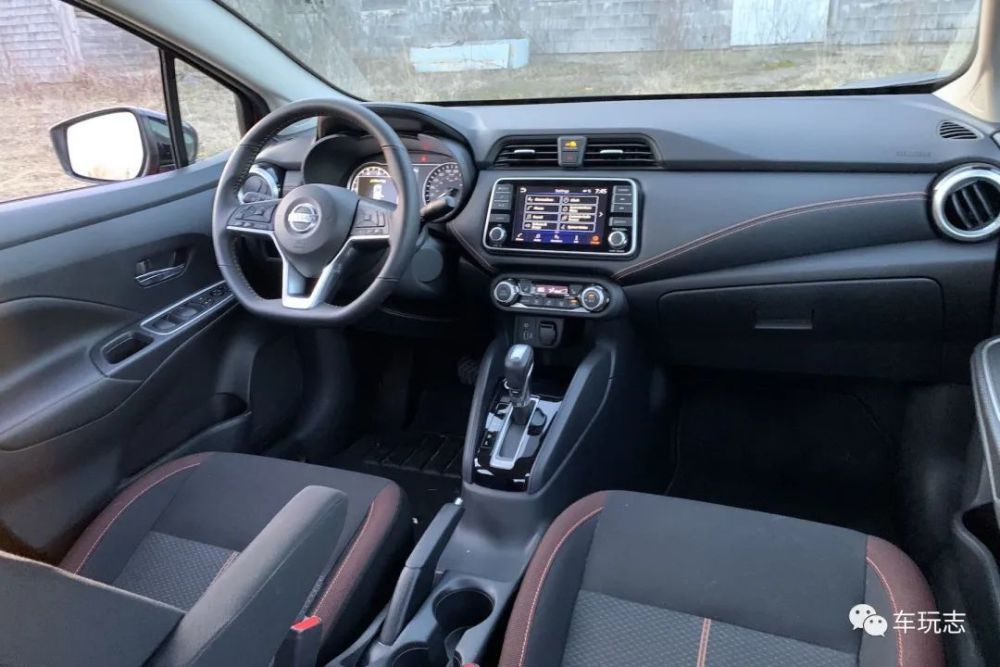 2021年日产阳光versa sr:不再为草根身份而妥协的改进_腾讯新闻