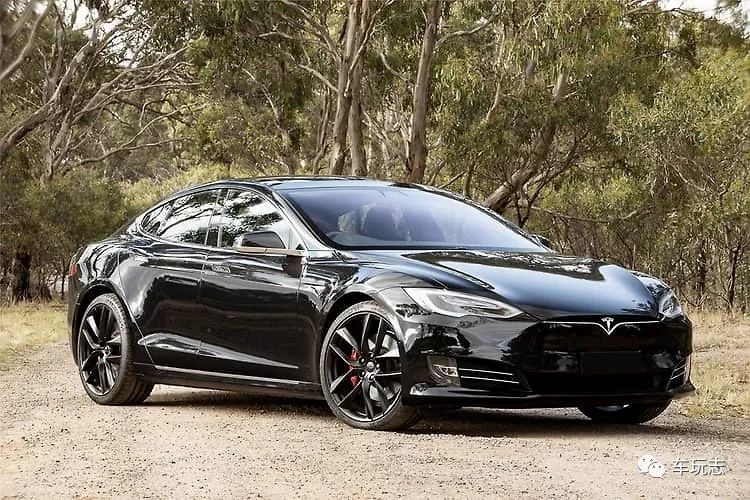 2021款保时捷taycan对比特斯拉models高端电车竞赛