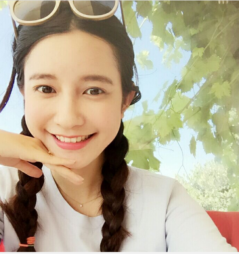 这种年纪小的纯欲妹子也难怪蒋凡会把持不住.